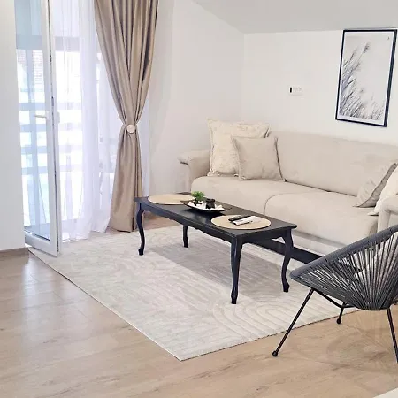 Ajdy Apartment